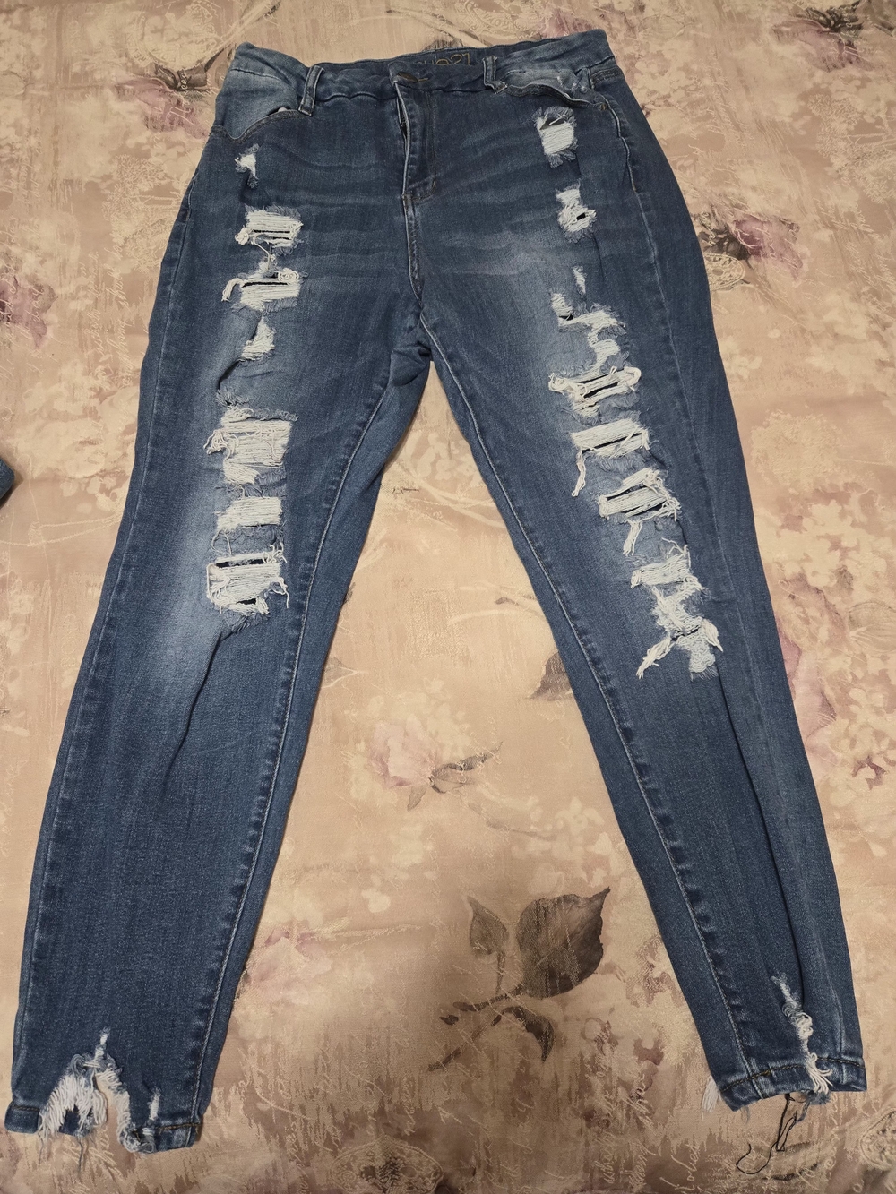 Rue21 Women's Distressed Dark Blue Skinny Jeans